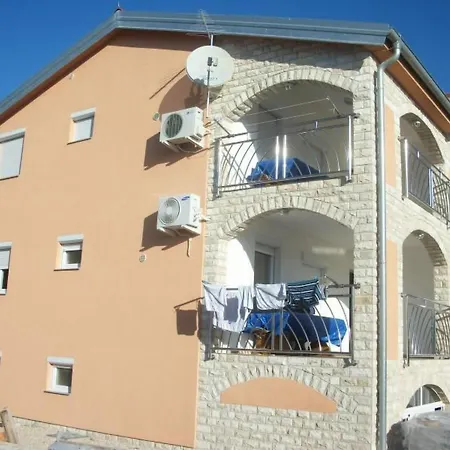 Charmante- Sonnige By Interhome Vir
